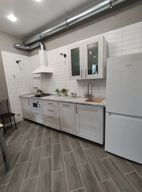 Дом в центре города рядом с набережной