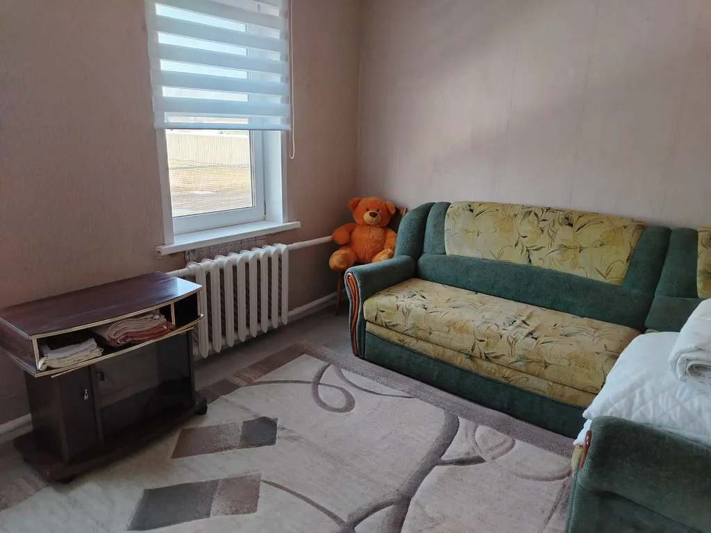 Частично благоустроенный дом в городе