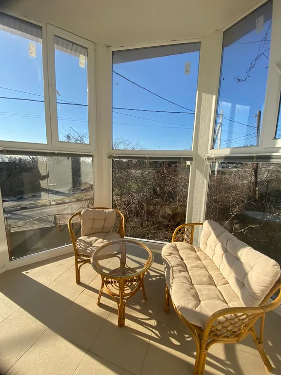 Дом с подогреваемым бассейном и сауной с видом на море