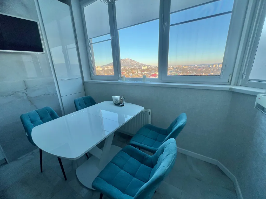 Шикарная евротрешка с видом на горы