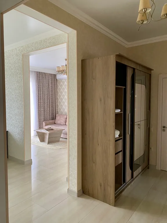 Просторная квартира с видом на горы в центре города