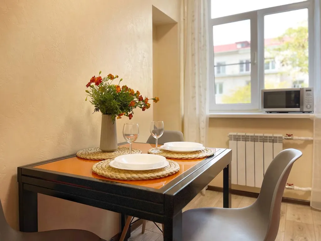 Трехкомнатная квартира в центре города с видом на город