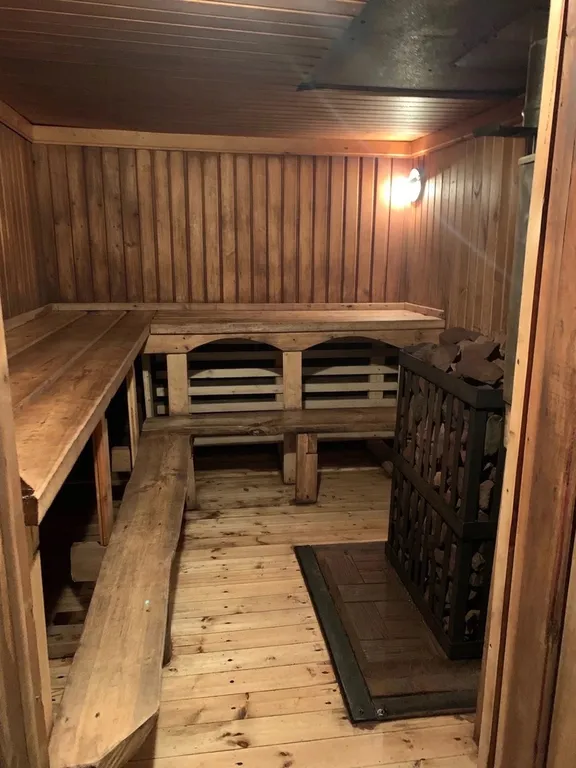 Коттедж на природной локации для большой компании