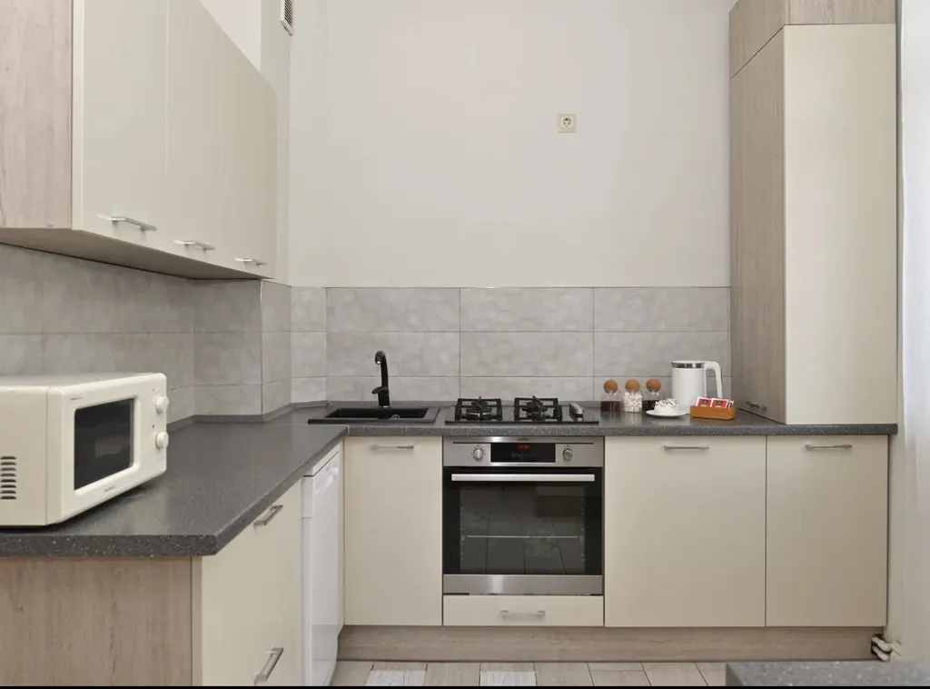 Квартира 3-комнатная Квартира — Калининград