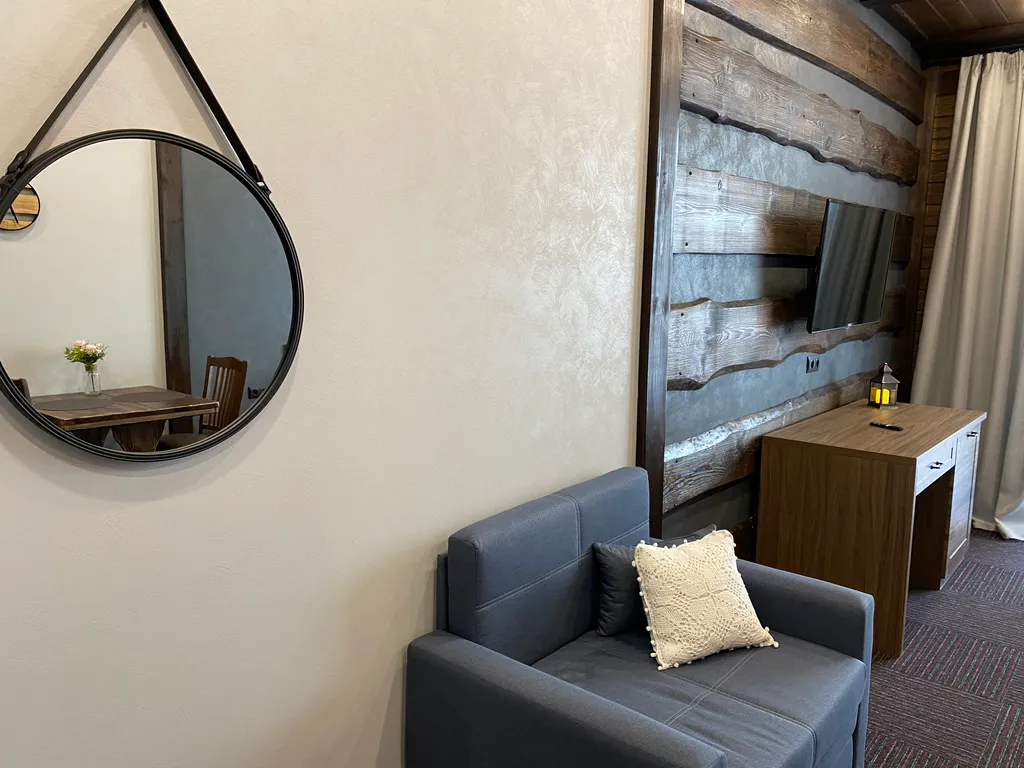 Уютные семейные апартаменты c видом на водоём и горы