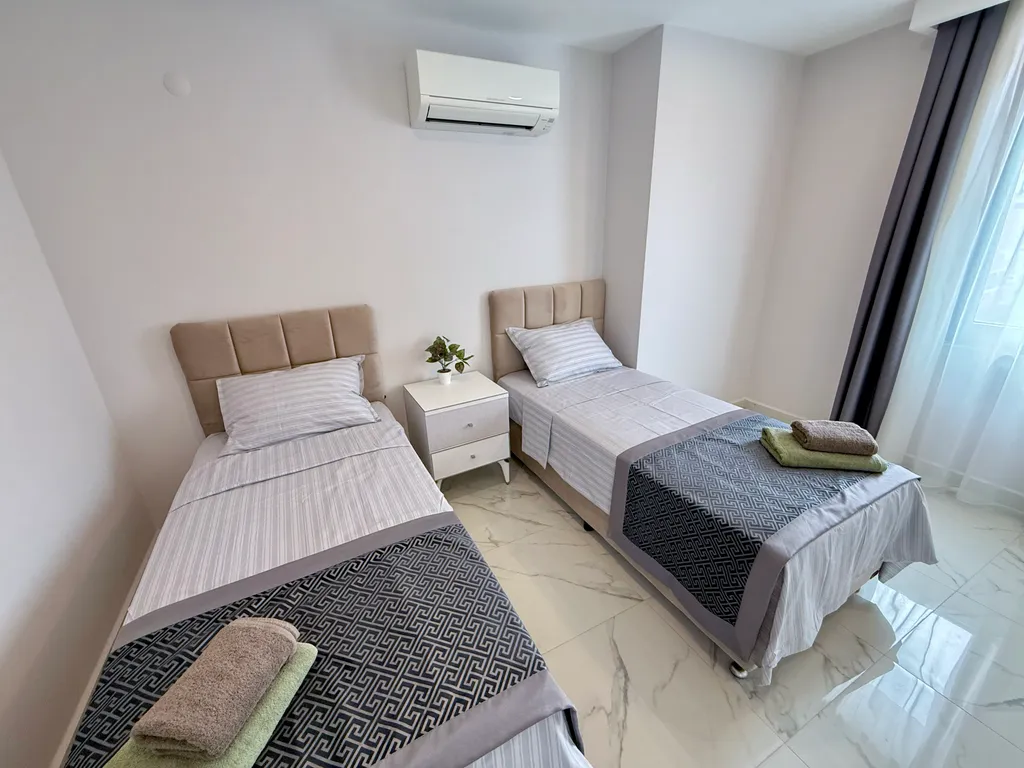 Уютная квартира с видом на горы, пляж Клеопатра