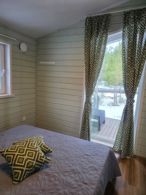 Дом Безмятежный на заливе реки Нерль с видом на лес