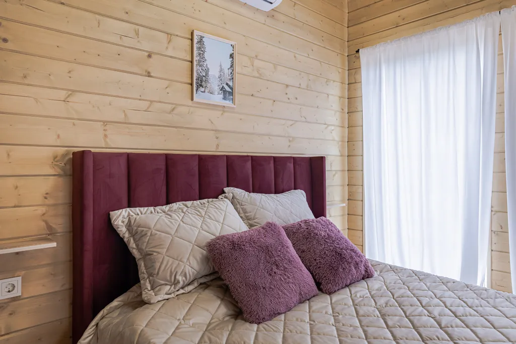 Дом у озера с чаном