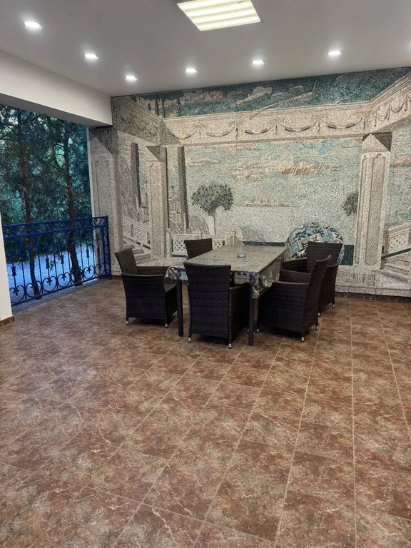 Дом с бассейном