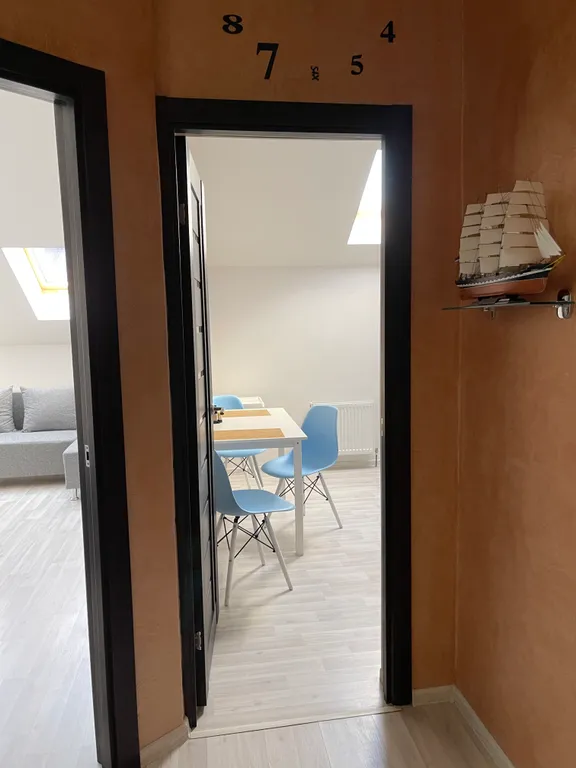 Уютная квартира с мансардными окнами