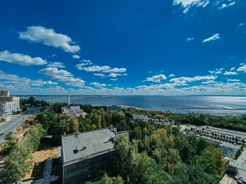 Большая квартира с видом на Волгу
