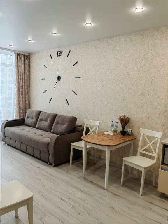 Солнечная квартира с видом на Московскую площадь