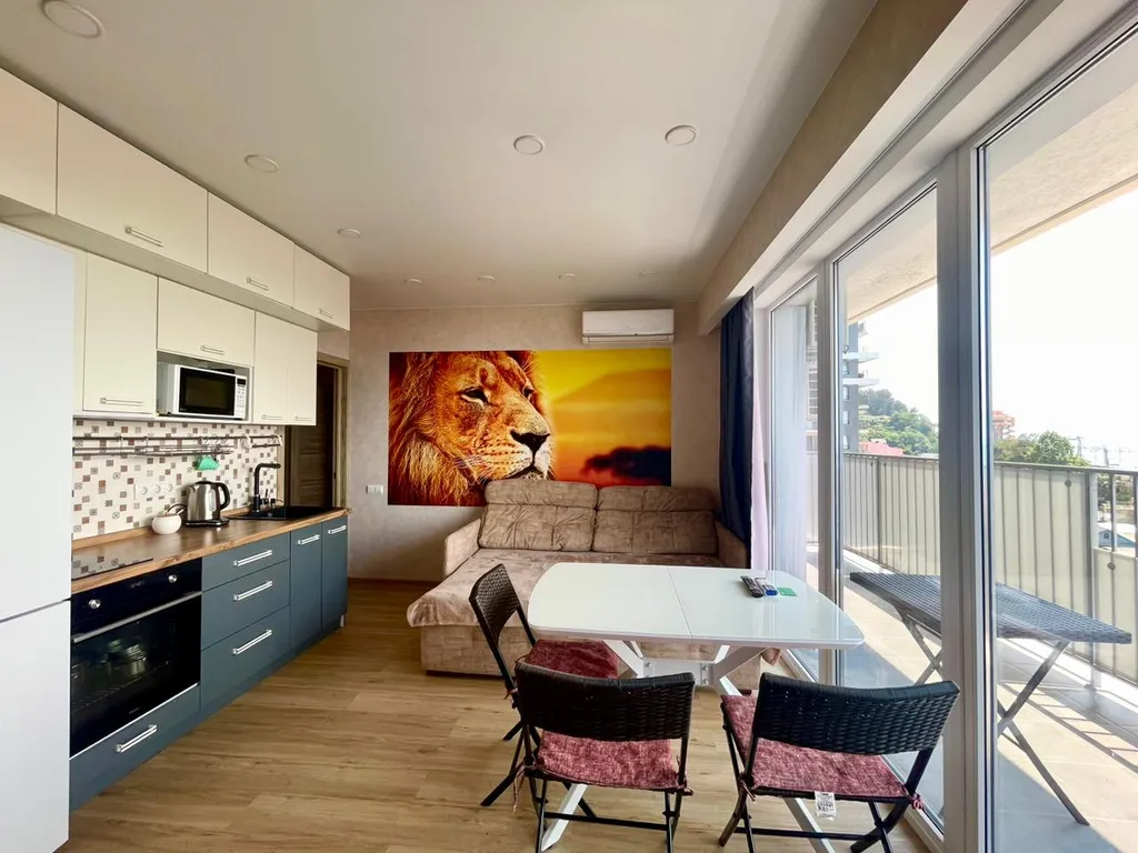 Двухкомнатная квартира с видом на море