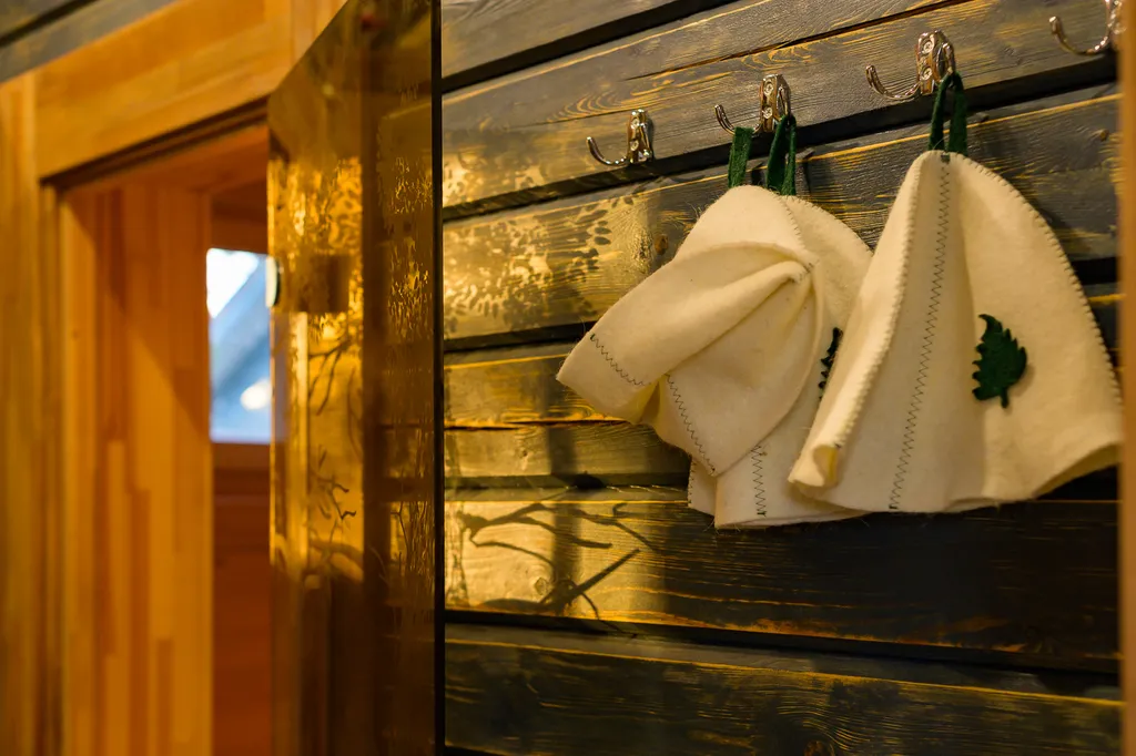 Брусничный коттедж с сауной и банным чаном