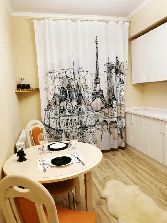 Уютная квартира с панорамными окнами близко к центру