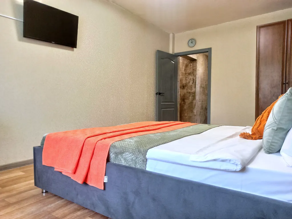 1-к квартира на 2-4 гостя в тихом дворе 212 квартала