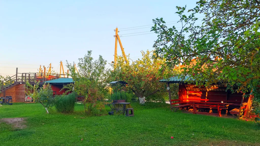 Белая студия стандарт с кухней и ванной комнатой