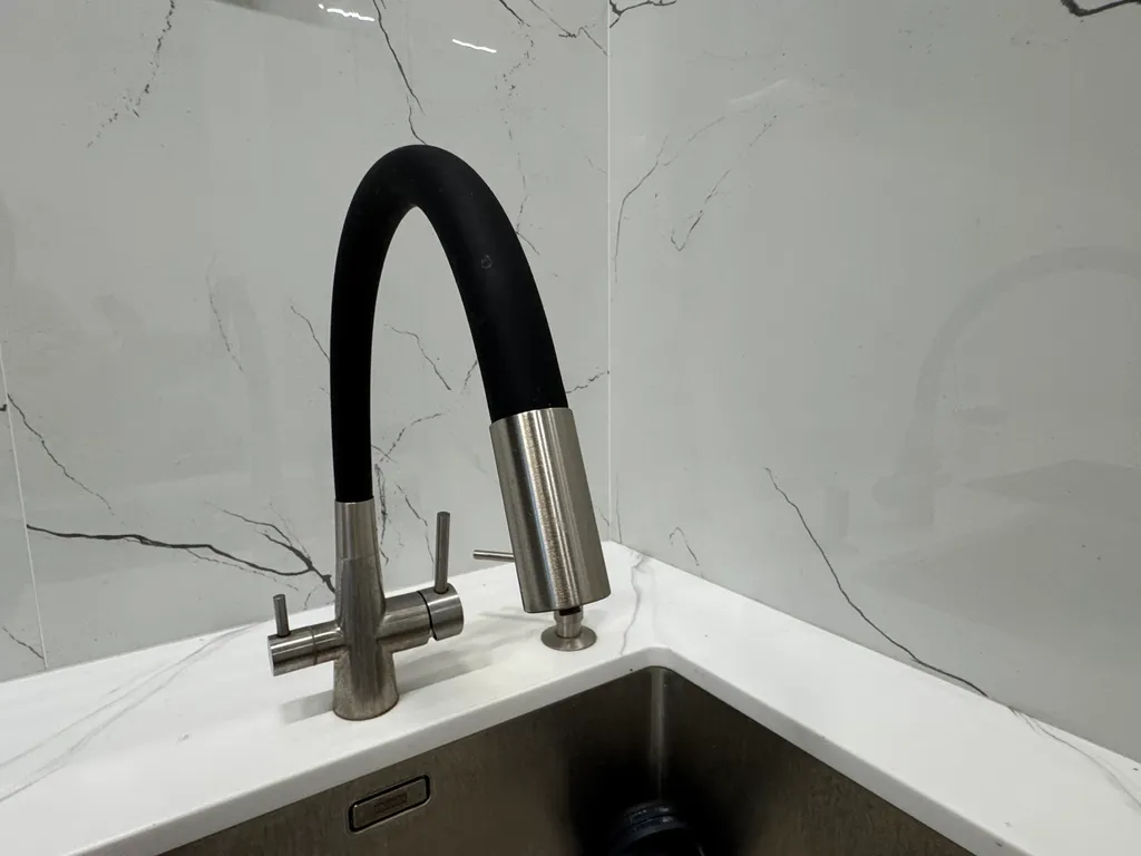 Комната у моря через сосновый бор