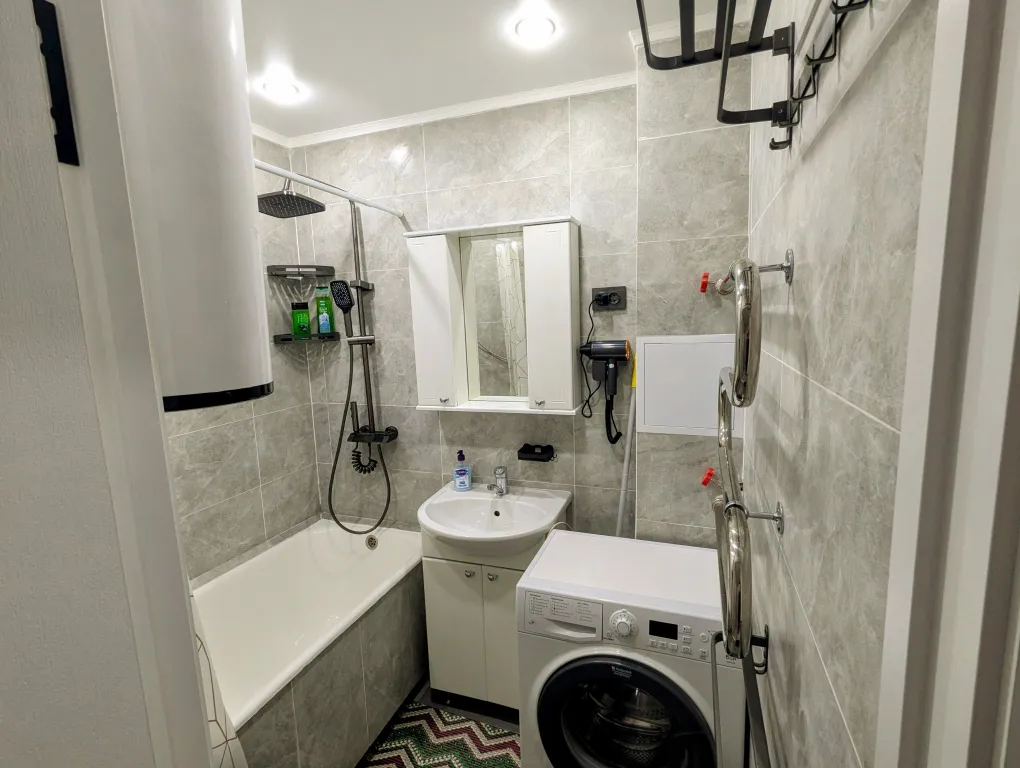 3-х комнатная квартира в центре у Каныбека