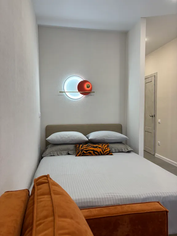 Студия с дизайнерским ремонтом