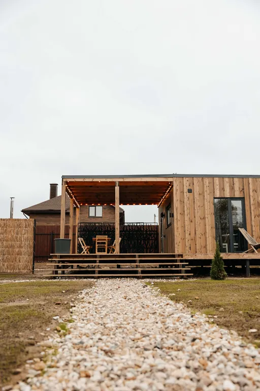 Коттедж Уютный глэмпинг для компании (6 отдельных домиков + территория) — Конаково