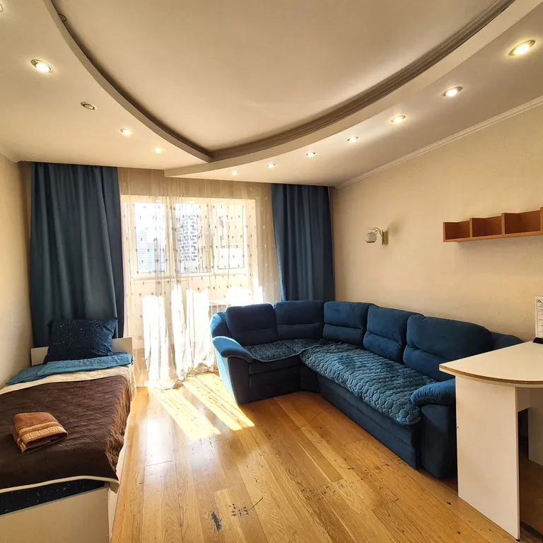 Большая светлая квартира на Колпакова