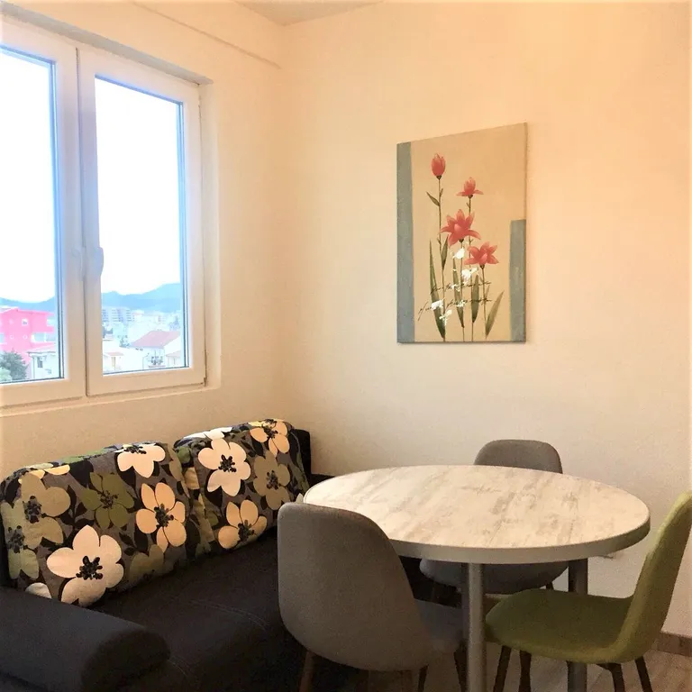 Апартаменты Париж с отдельной спальней и видом на море