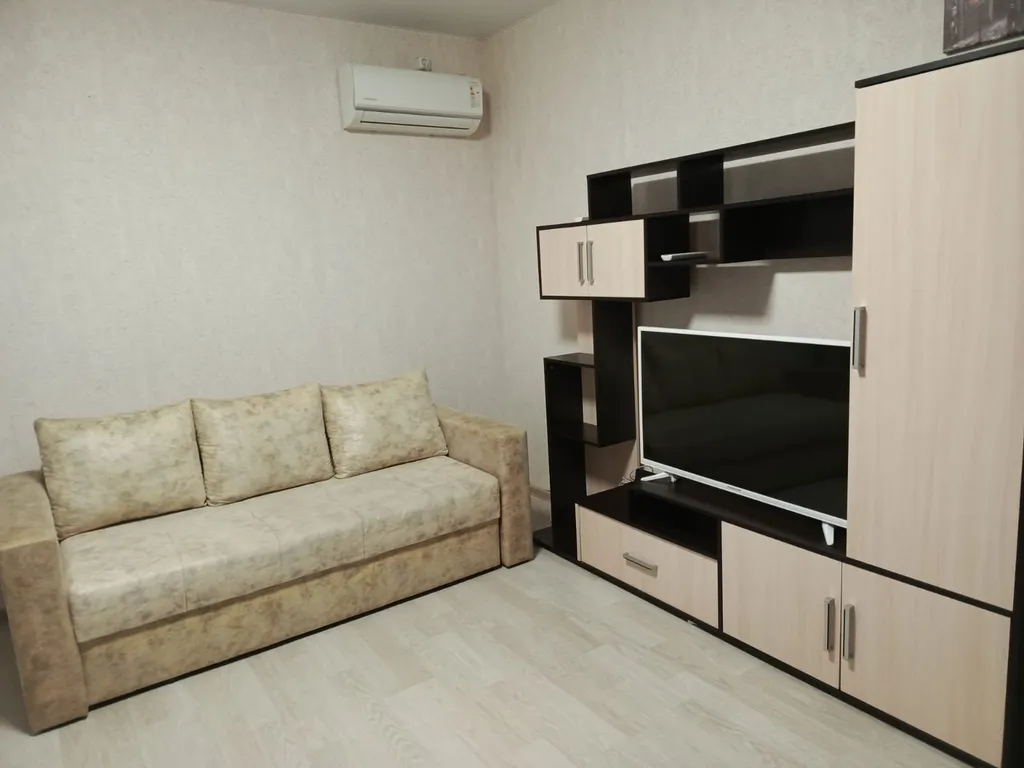 Квартира Квартира Отличная евротрешка у парка Галицкого — Краснодар