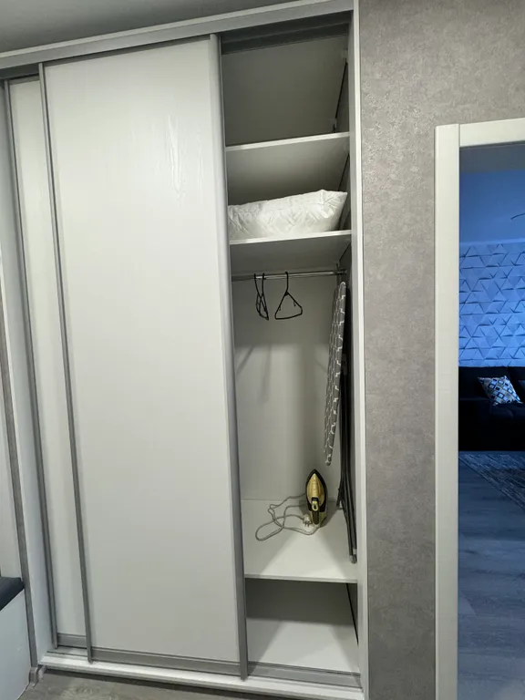 Совершенно новая чистая квартира в тихом районе города