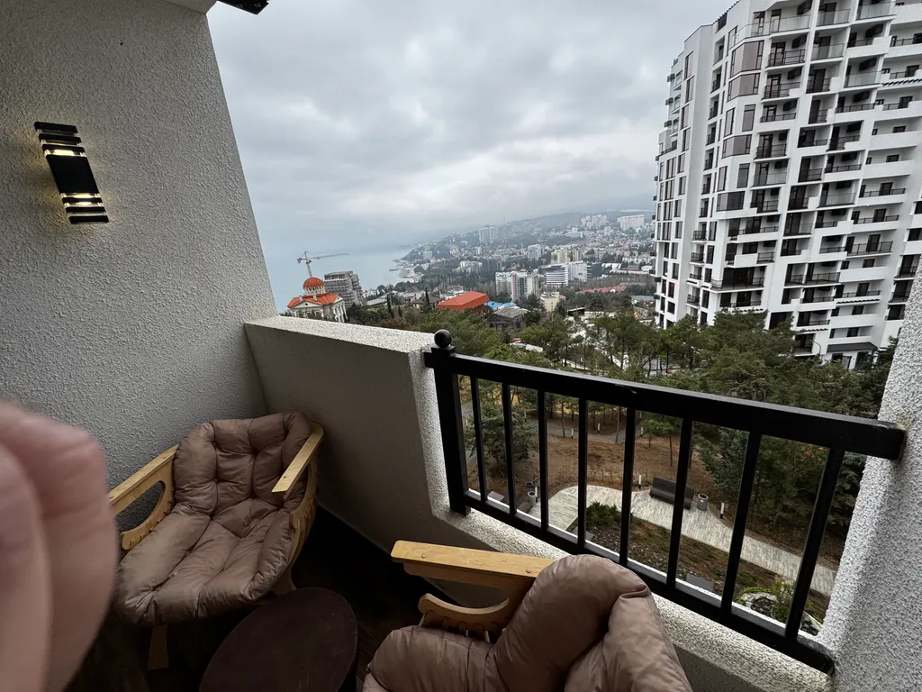 Новая квартира в премиальном жилом комплексе с бассейном