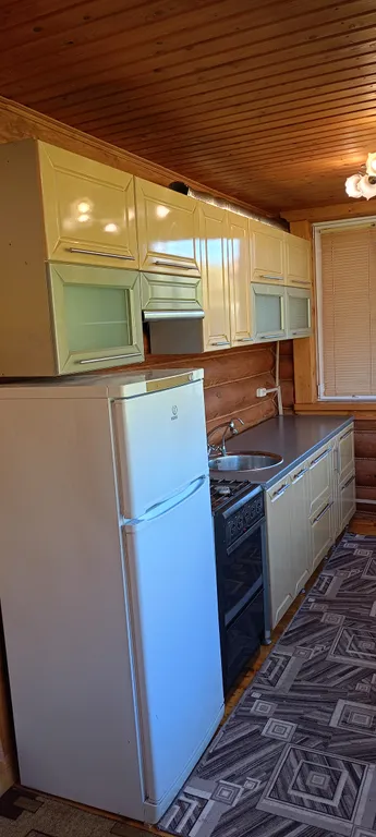 Дом на берегу реки Волга