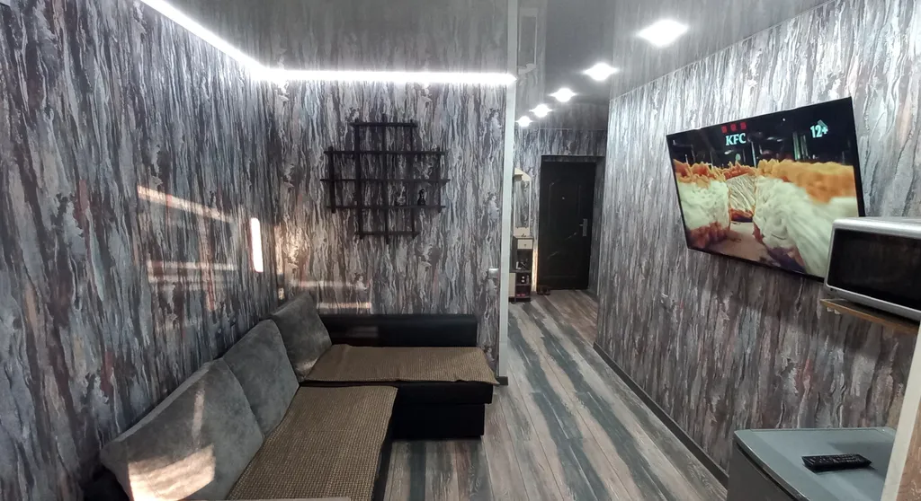 Уютная современная квартира — аренда посуточно в Белово