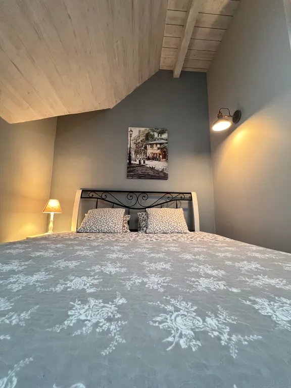 Коттедж с отдельным входом и видом на сад