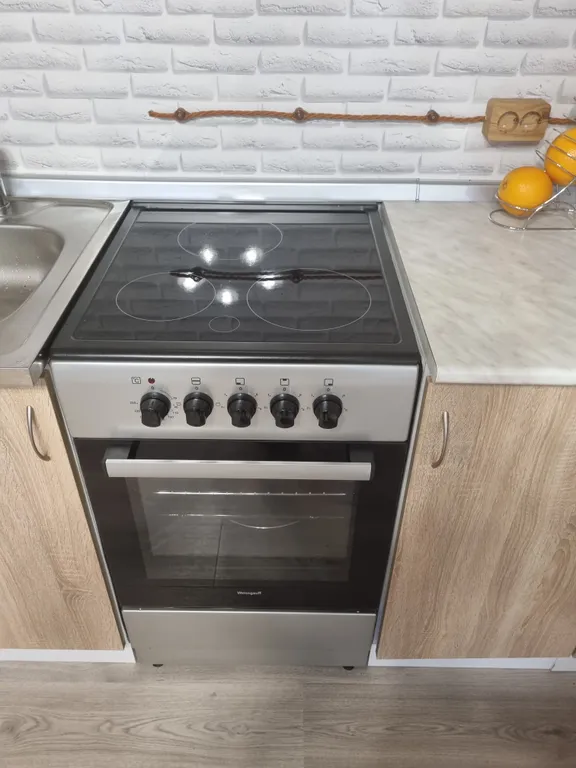 Коттедж Уютный загородный дом с большой гостиной — Стеклянный