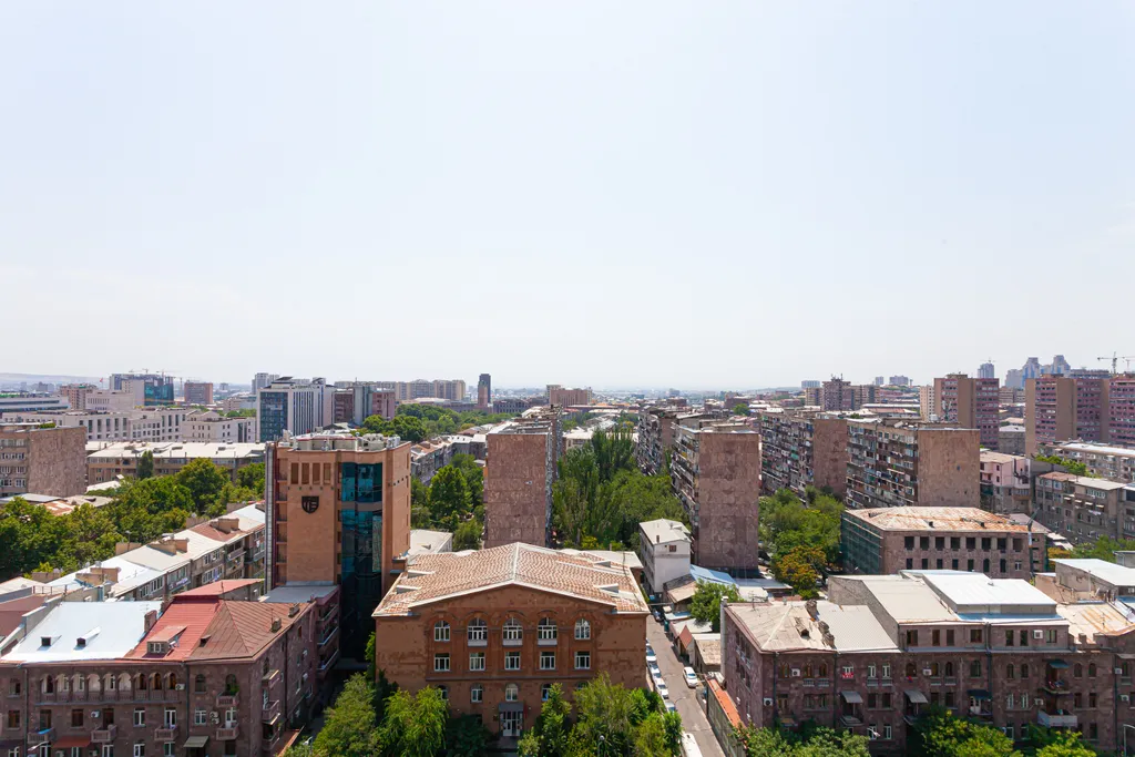 Просторная квартира в самом центре Еревана с балконом