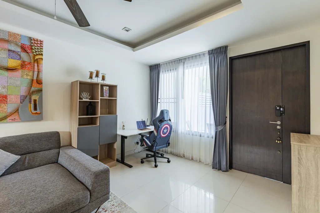 Awesome 3bd Townhouse with a patio