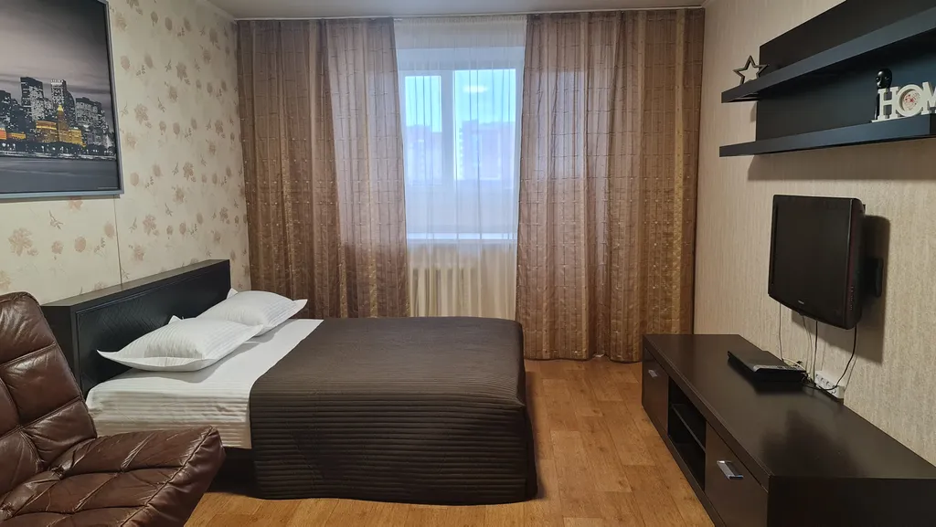 Светлая двухкомнатная квартира с евро ремонтом в многоэтажном доме