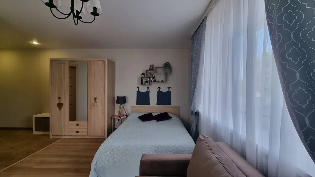 В центре города уютная квартира с современным интерьером