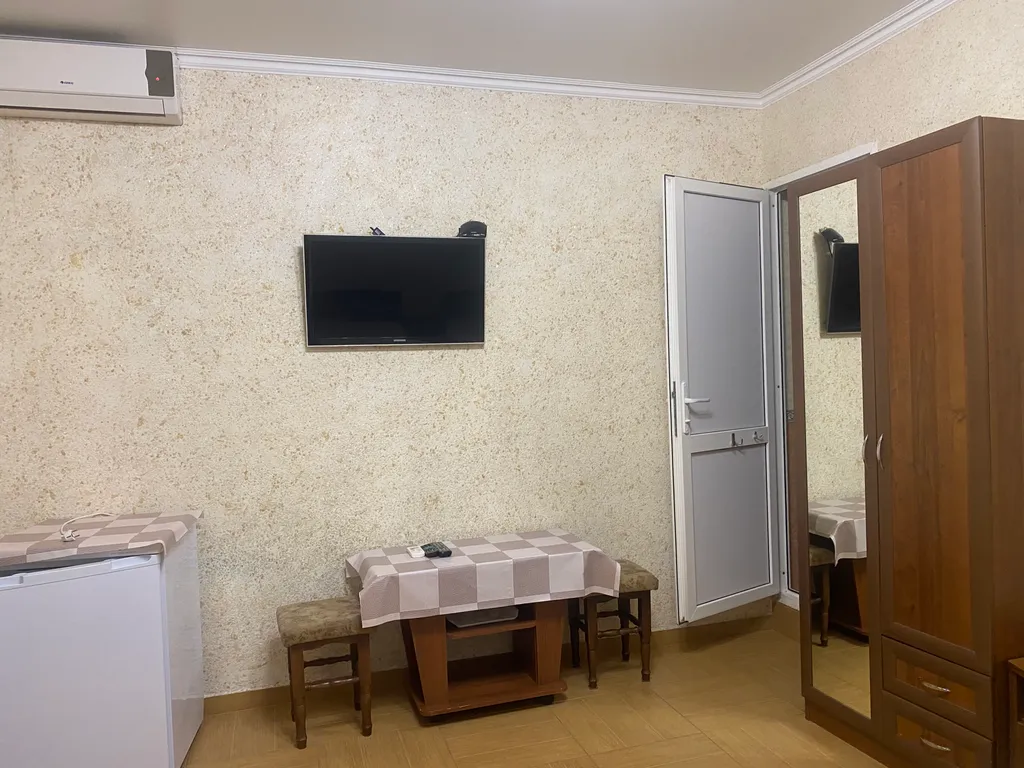 Квартира Трёхместная комната на 2 этаже — Адлер