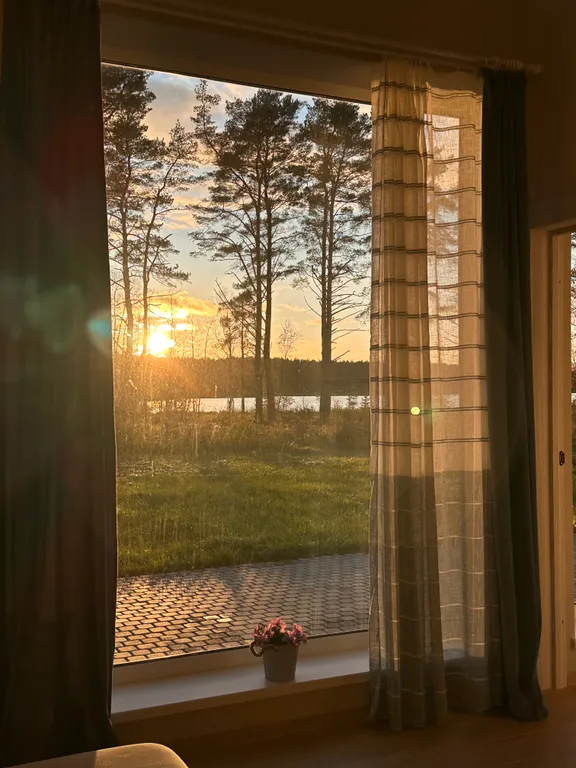 Коттедж Дом на берегу озера — Борисово