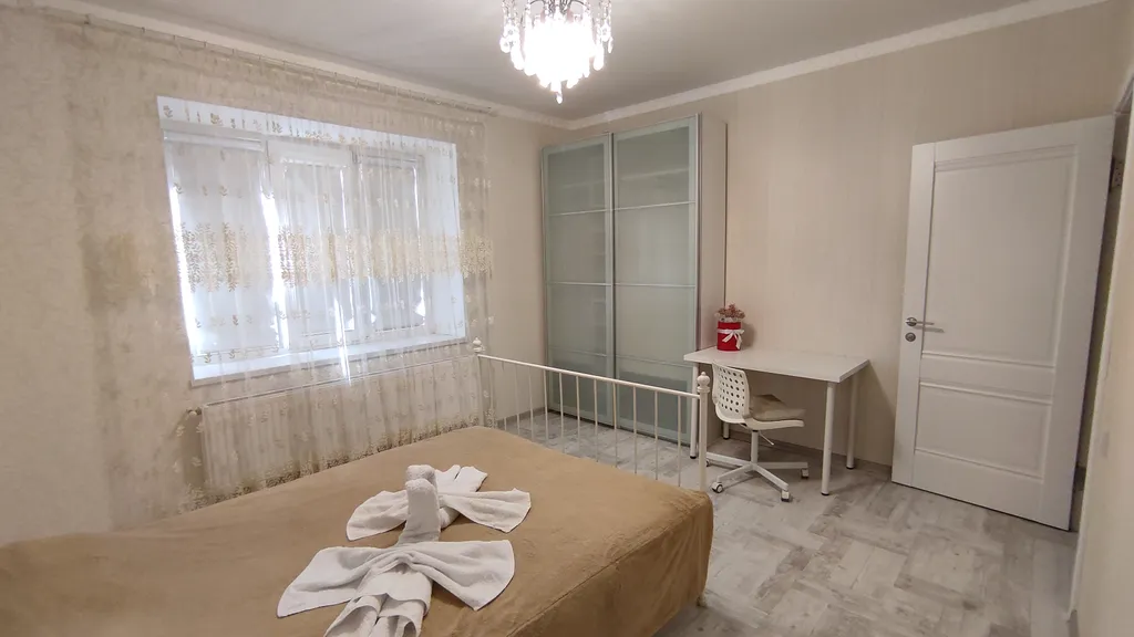 Квартира в центре рядом с цветником, 2 спальни и кухня гостиная