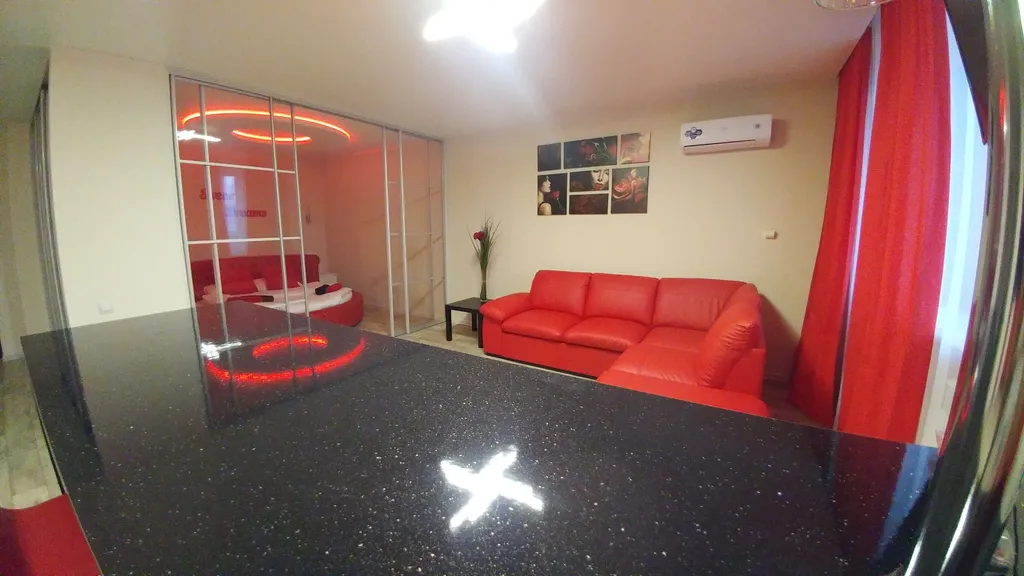 Очень необычная и просторная квартира-студия в центре