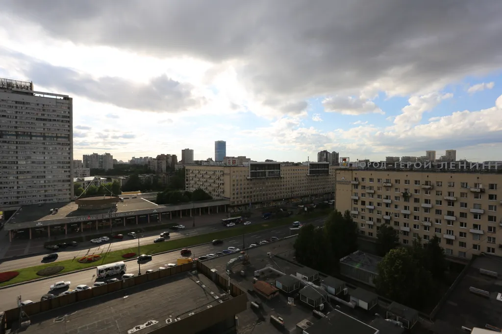 Видовая квартира у метро Московская
