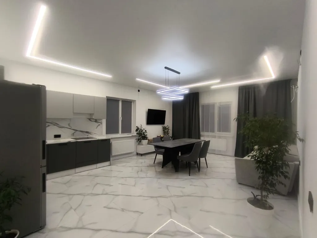 Коттедж Новый дом с тёплым бассейном во дворе — Елизаветинская