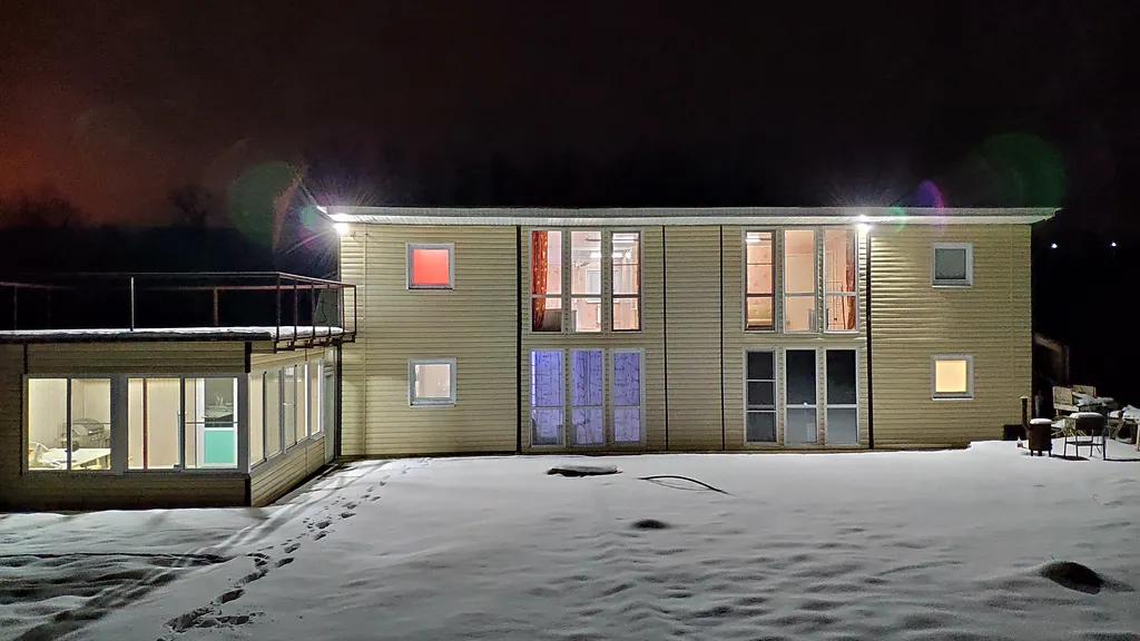 Коттедж Комфортабельный 2-этажный дом с панорамным остеклением и русской баней — аренда посуточно в Беловы Дворы