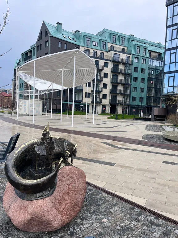 Центр города, квартира на набережной у Рыбной деревни