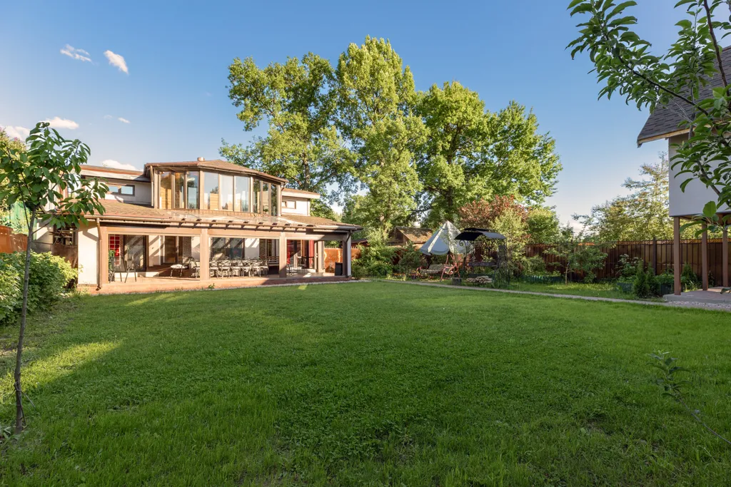 Уютный коттедж Майтерра с баней и теплым бассейном