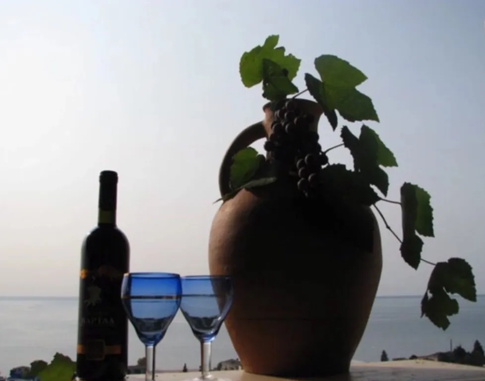 3-х местная комната с кондиционером с прямым видом на море