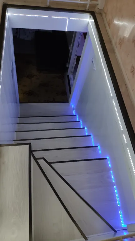 Комфортабельный 2-этажный дом с панорамным остеклением и русской баней