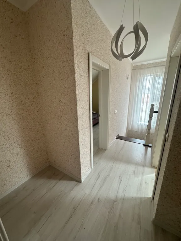 Двухэтажный гоcтeвой дoм в живoписном местe